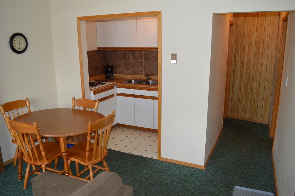 Motel Tyrol Radium Hot Springs Quarto foto