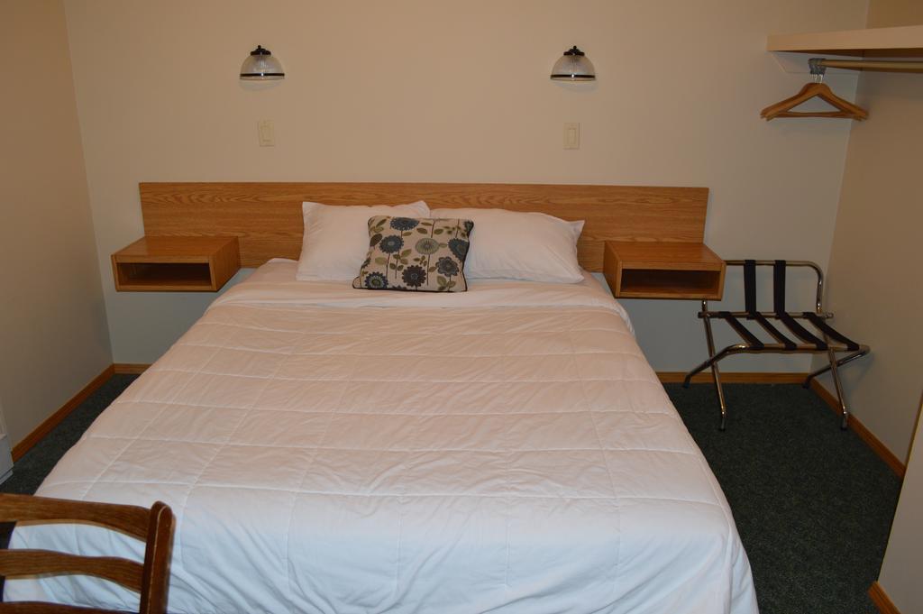 Motel Tyrol Radium Hot Springs Quarto foto