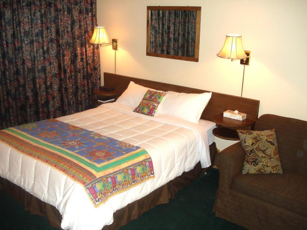Motel Tyrol Radium Hot Springs Exterior foto
